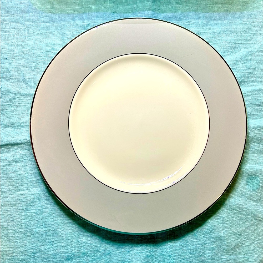 Syracuse China Dinner plate